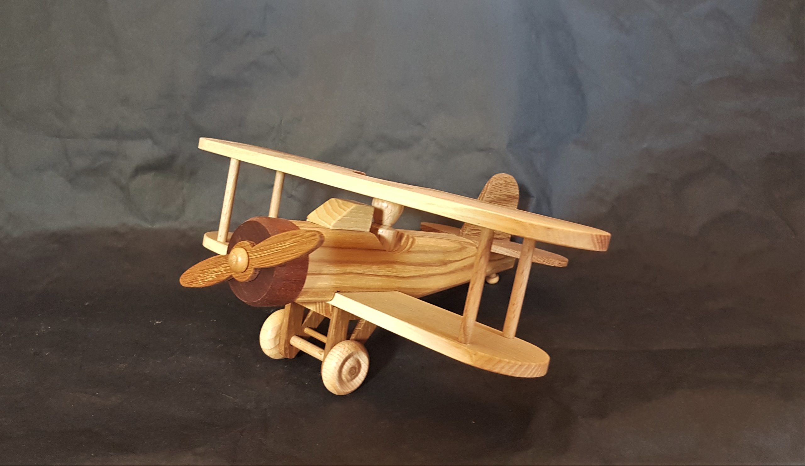 avion jouet en bois