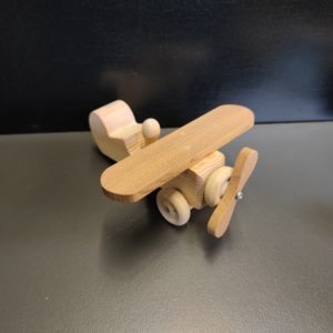 petit avion en bois